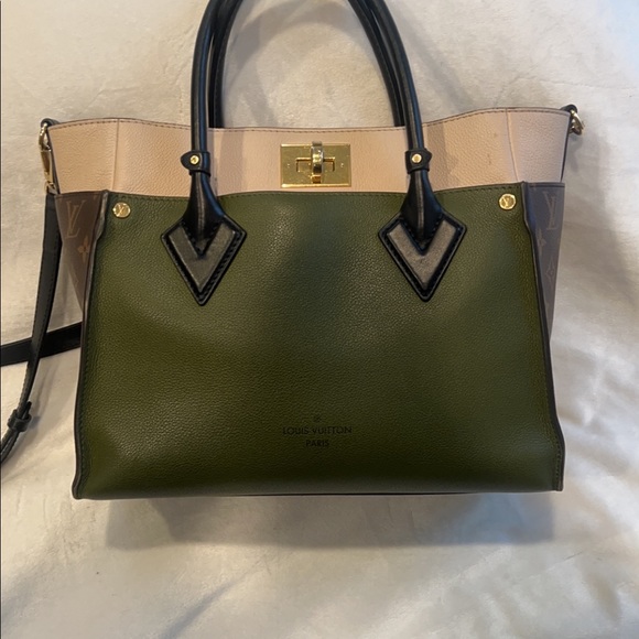 LOUIS VUITTON ON MY SIDE MM - Picture 3 of 8